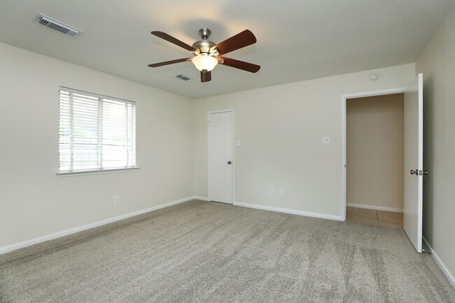 Building Photo - 14215 Cypress Valley Dr