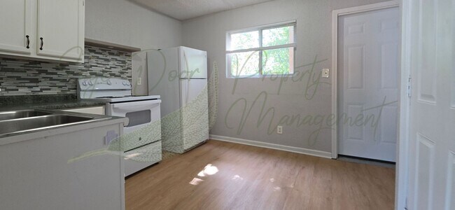 Building Photo - 5529-5531 Freeman Ct