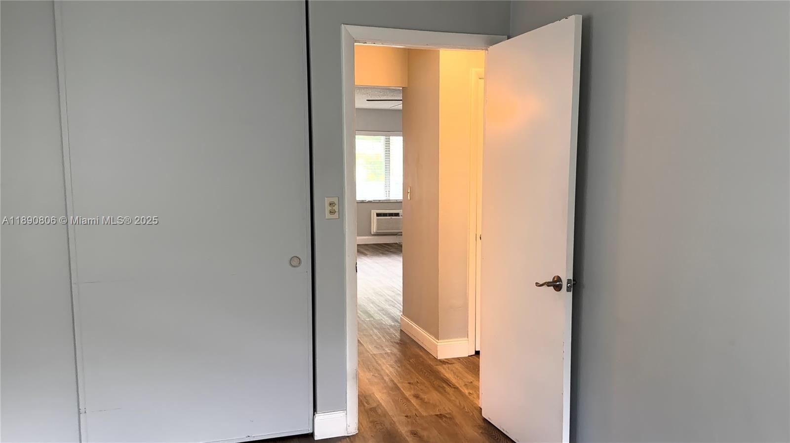 Building Photo - 2020 NE 51st Ct