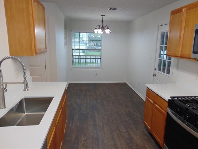 Building Photo - 1617 Gracy Farms Ln