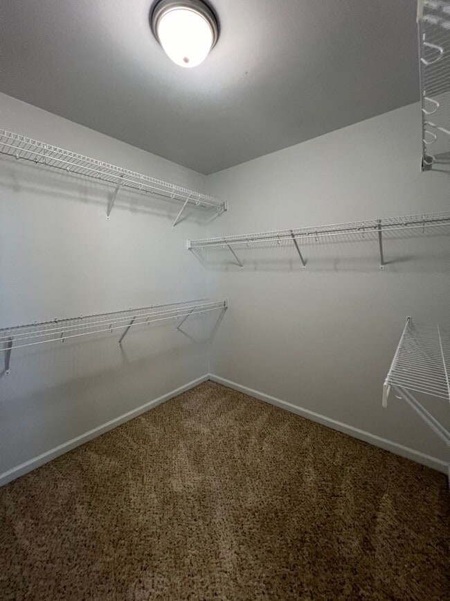 Building Photo - Beautiful 4 Bed 2.5 Bath Raeford Home with Fenced Yard