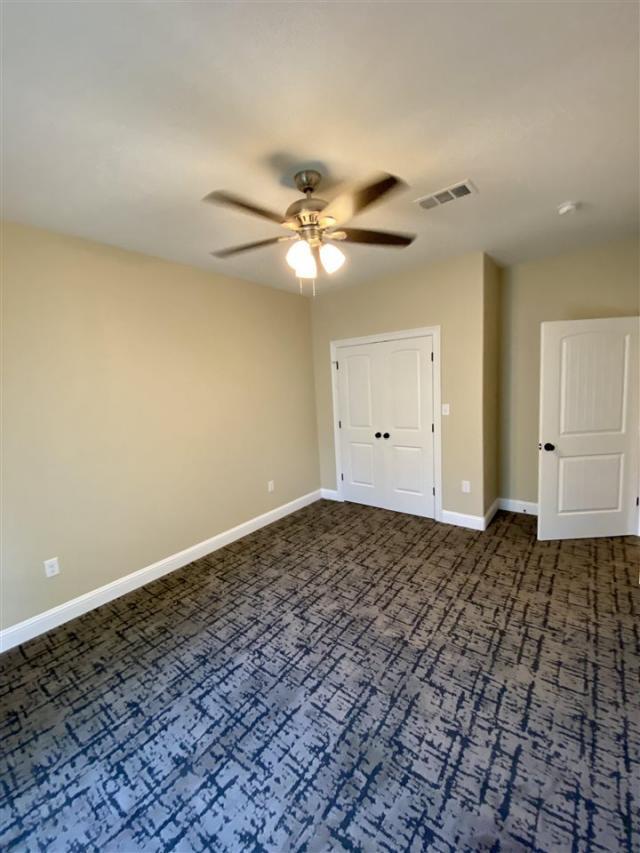 Building Photo - 3 bedroom in Groves TX 77619