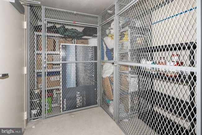 Building Photo - 851 N Glebe Rd