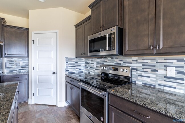 Building Photo - 17331 Fieldway Cir