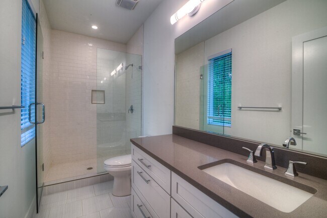 Building Photo - 3111 Walling Dr