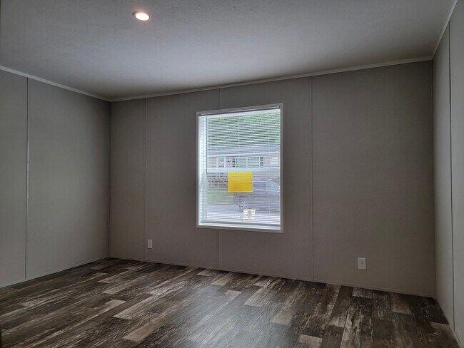 Building Photo - 1126 Steinmetz Rd