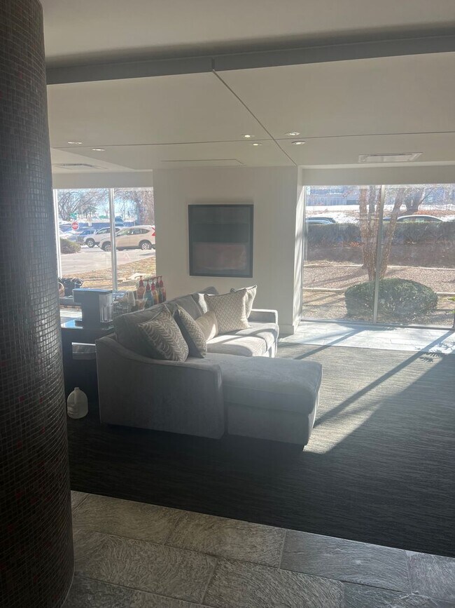 Building Photo - Fantastic Studio in The Metropolitan Condos