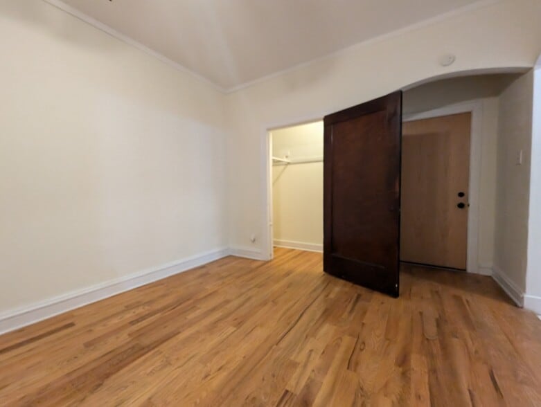 Building Photo - 4851 N Damen Ave