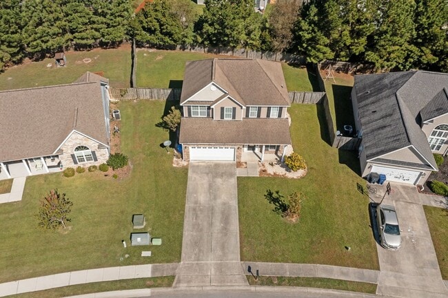 Building Photo - Welcome to Wynbrookee Lane!