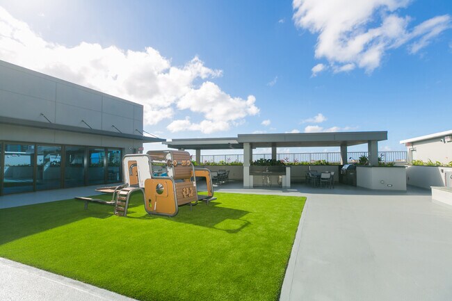 Building Photo - 1391 Kapiolani Blvd