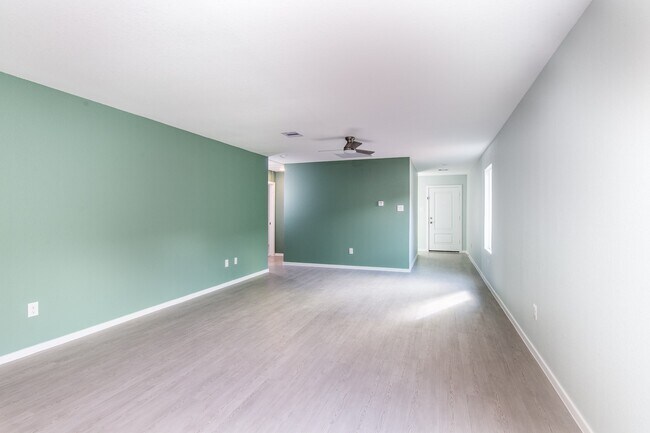 Building Photo - 14825 N Ascot Bnd Cir