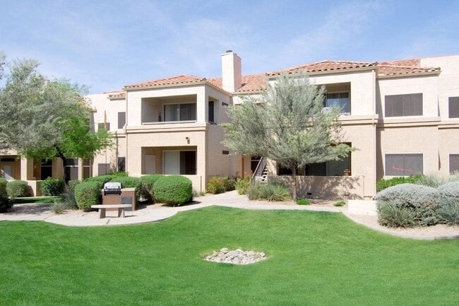 Building Photo - 11375 E Sahuaro Dr