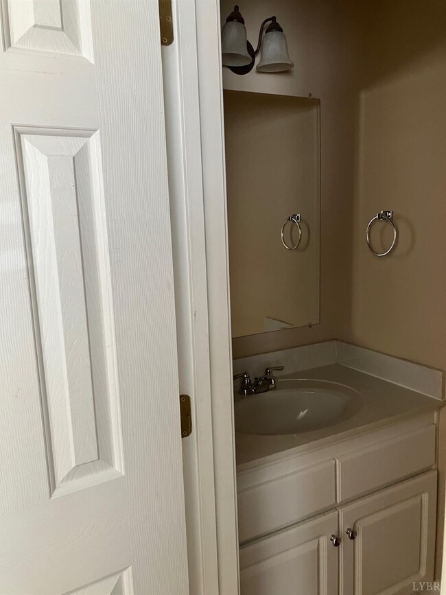 Building Photo - 518 Northwynd Cir