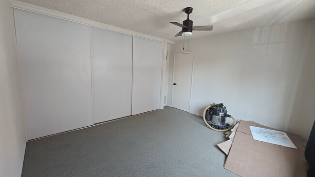 Building Photo - 526 S St Andrews Pl