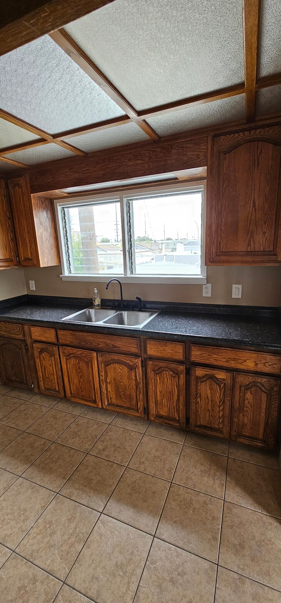 Building Photo - 3212 Live Oak St