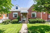 Building Photo - Charming 3-Bedroom Home on a Quiet Street ...