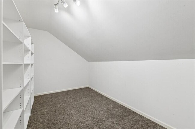 Building Photo - 2435 Cobble Creek Ln