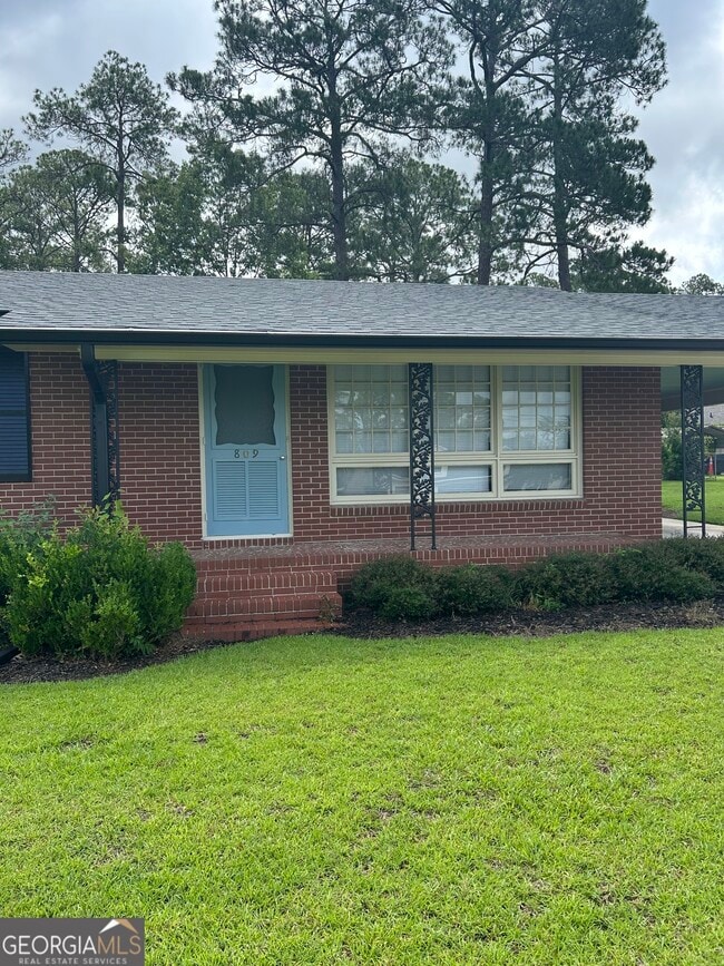 Building Photo - 809 Penn Pl