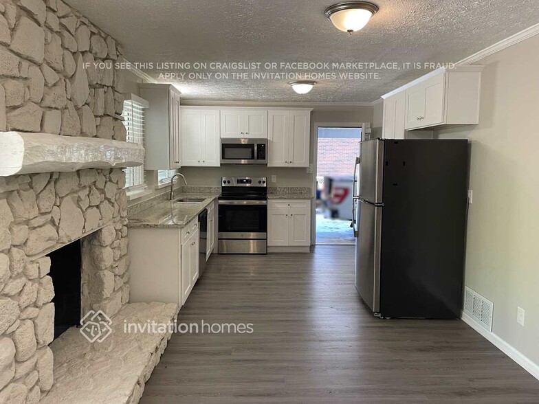 Building Photo - 1433 Dewberry Trail