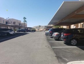 Building Photo - 2200 Highpointe Dr