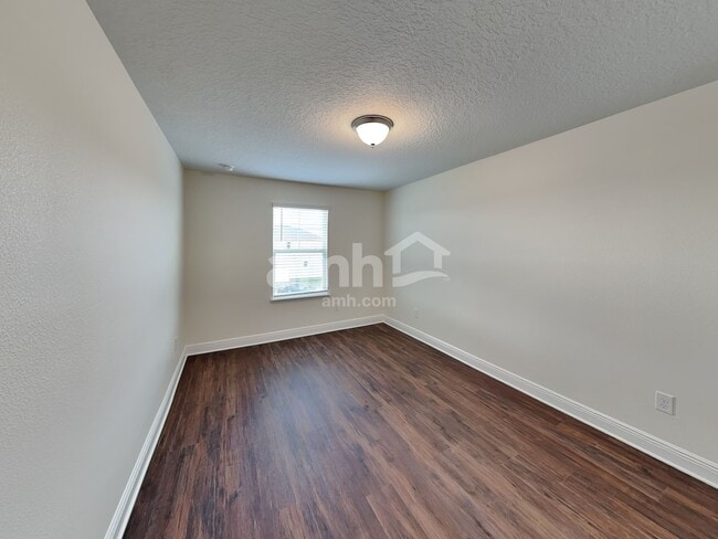 Building Photo - 844 Heavenly Drive