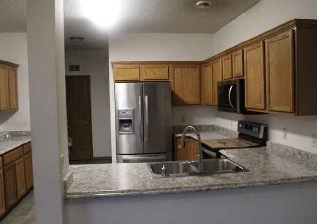 Building Photo - 6804 Pine Crest Trail S