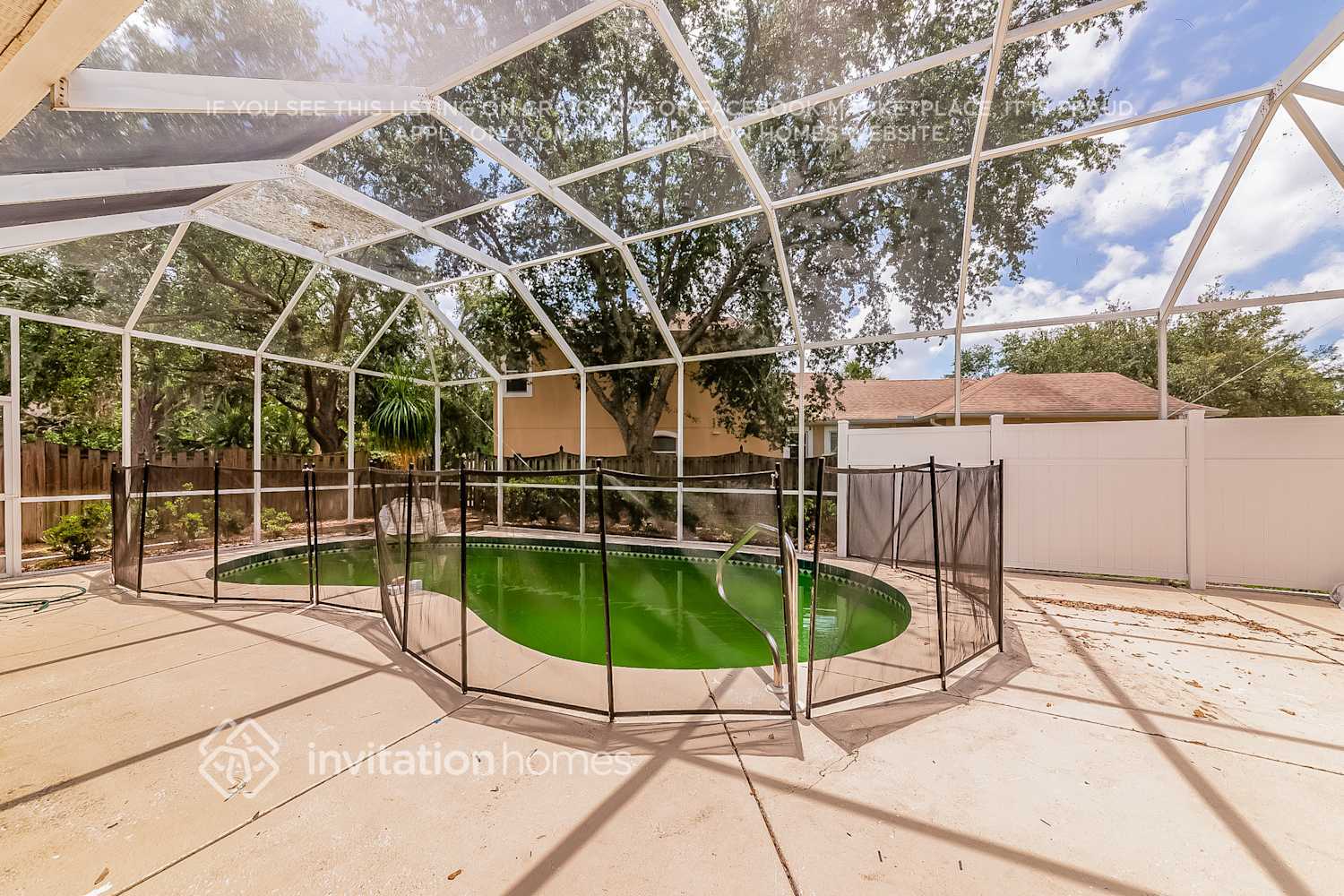 Building Photo - 3960 Woodview Dr