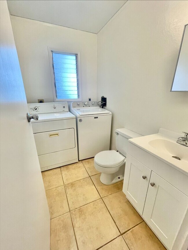 Building Photo - Townhouse Rental - 2 Bedroom, 1.5 Bathroom, 1 Parking in Waiau Gardens Kai!