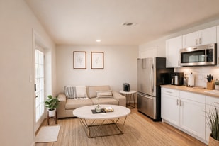 Building Photo - 7209 Carriage Hill Dr