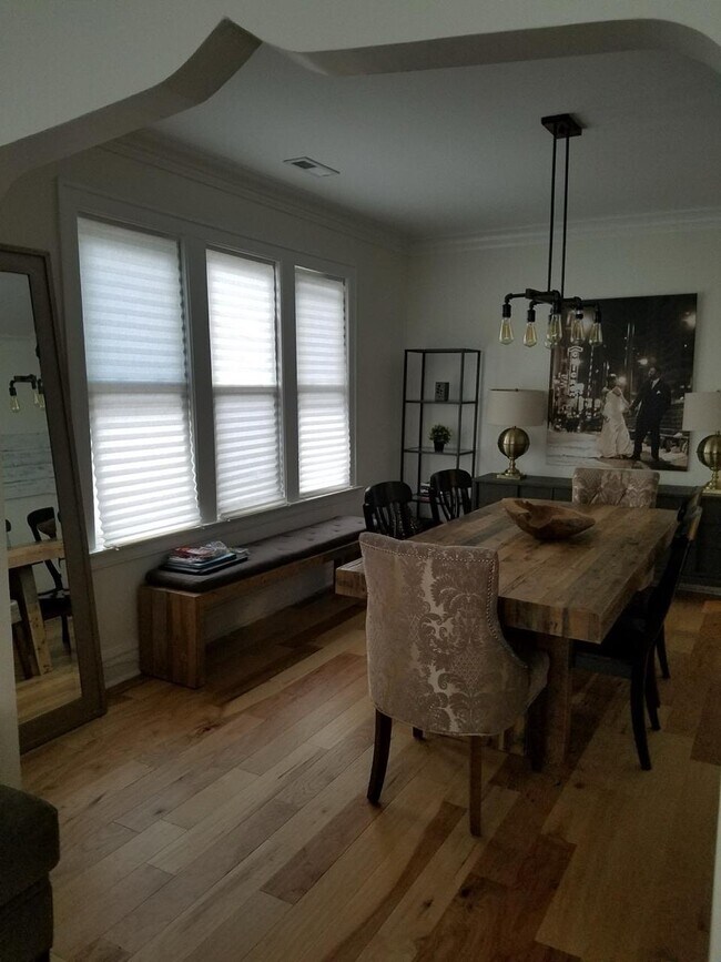 Building Photo - 5650 W 63rd Pl