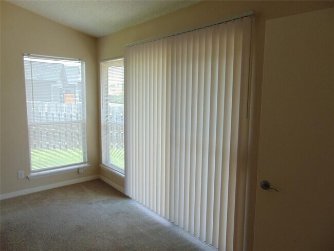 Building Photo - 217 Stowaway Cove