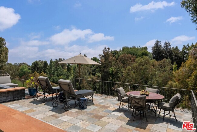 Building Photo - 361 Fordyce Rd