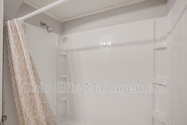 Building Photo - 987 Lilley Ave