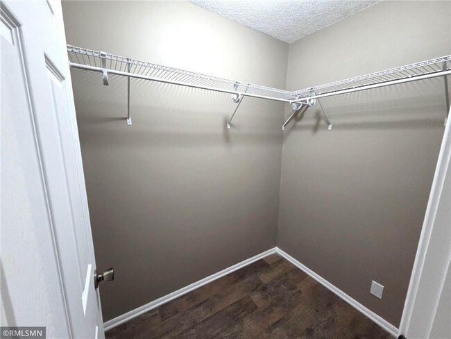 Building Photo - 3311 Interlachen Dr NE
