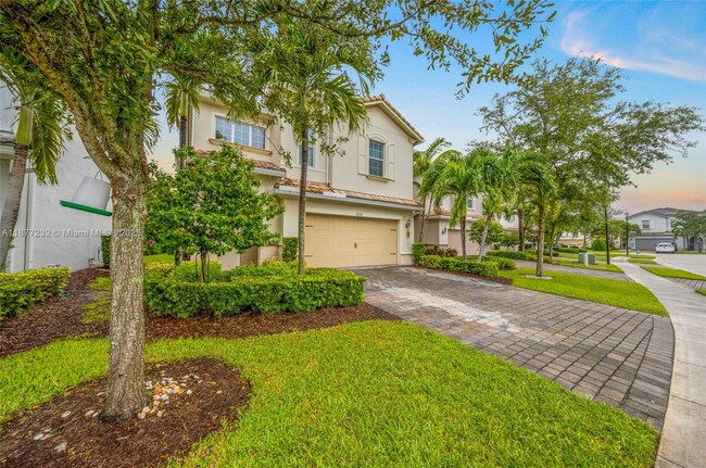 Building Photo - 932 Banyan Dr