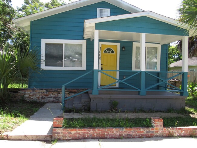 Primary Photo - Live in East Hill! 3BR Historic Gem Just M...