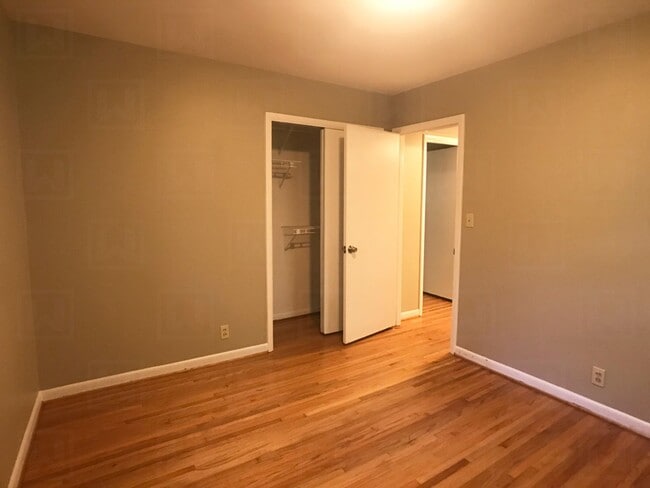 Building Photo - Comfortable 3 Bedroom/1 Bath Home in Fores...