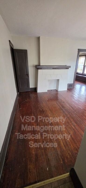 Building Photo - 12819 Edmonton Ave