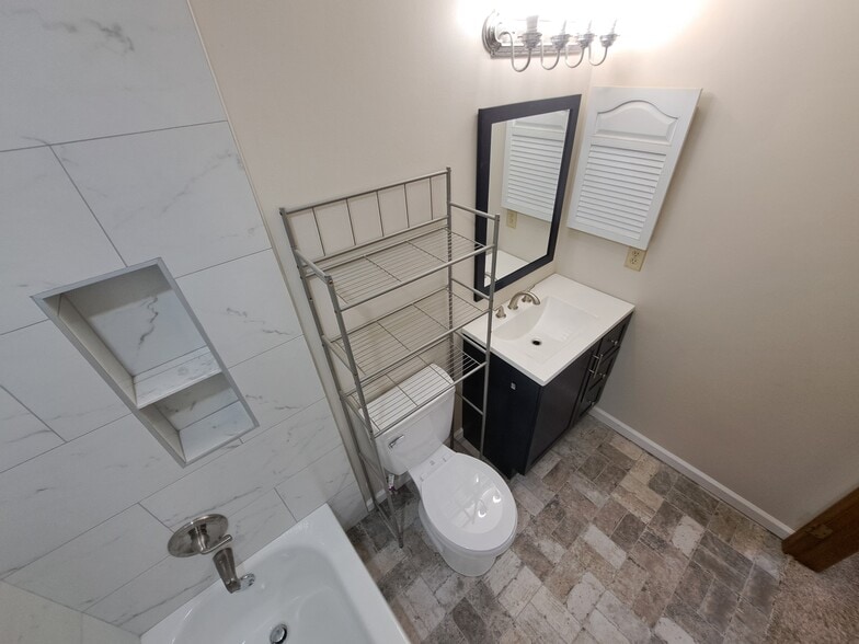 Building Photo - 5915 Ballymead Blvd