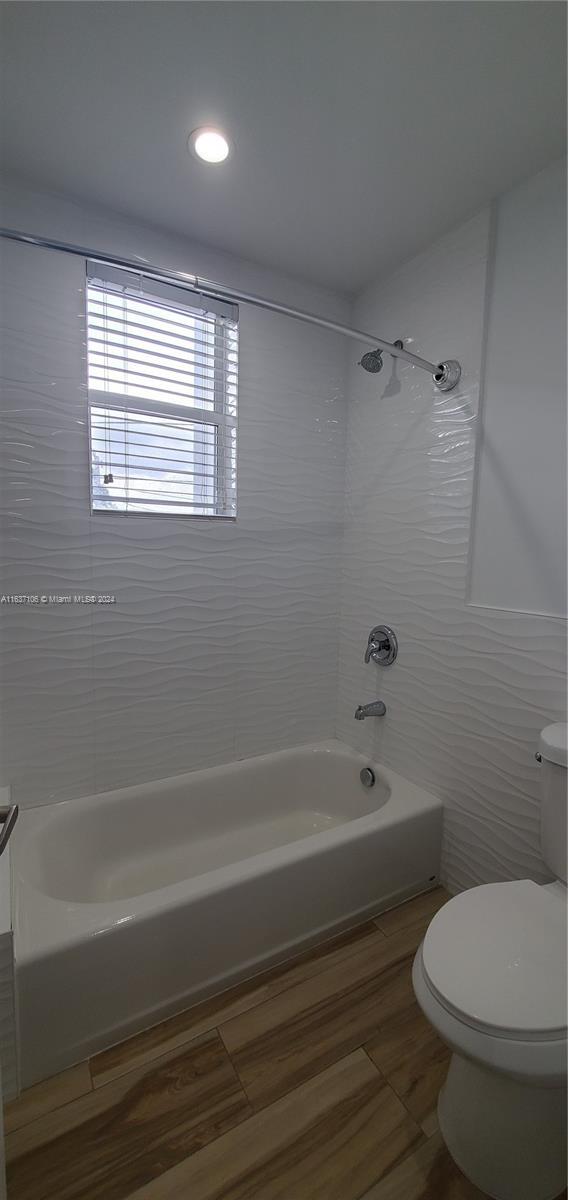 Building Photo - 3620 Thomas Ave