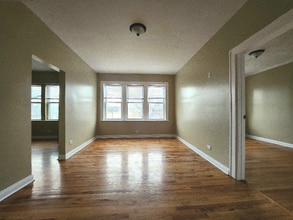 Building Photo - 5659 W North Ave