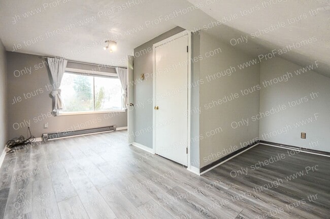 Building Photo - 3636 SE 77th Ave
