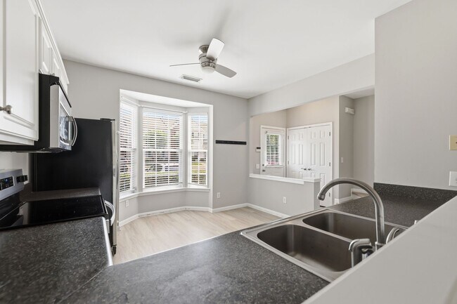 Building Photo - 3221 Mannington Dr