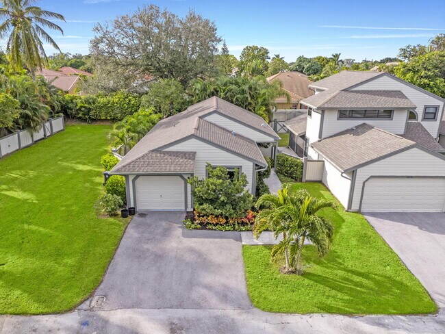 Building Photo - 2474 Bedford Mews Dr