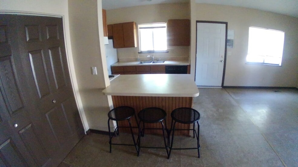 Kitchen - 1302 Albert Ave