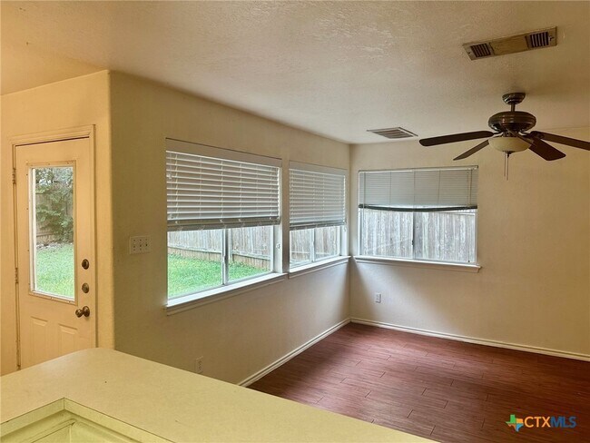 Building Photo - 128 Cedargrove