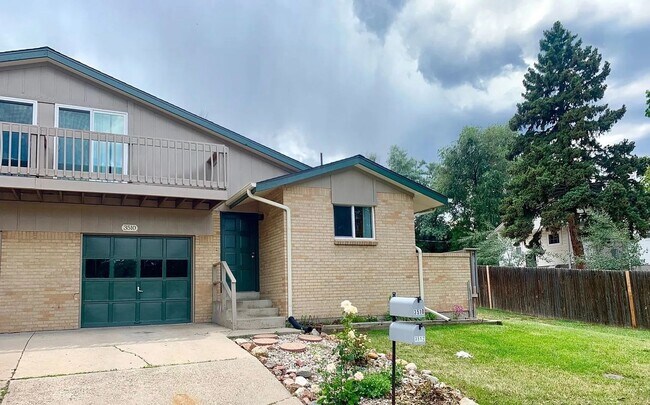 Primary Photo - 3512-3512 Holland Ct