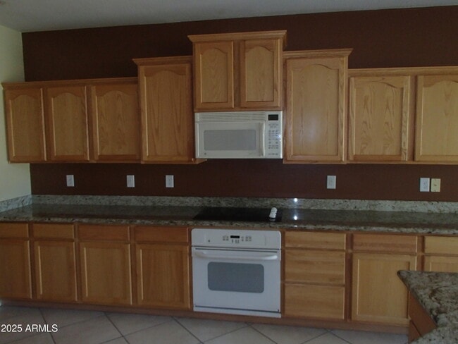 Building Photo - 9007 S 53rd Dr