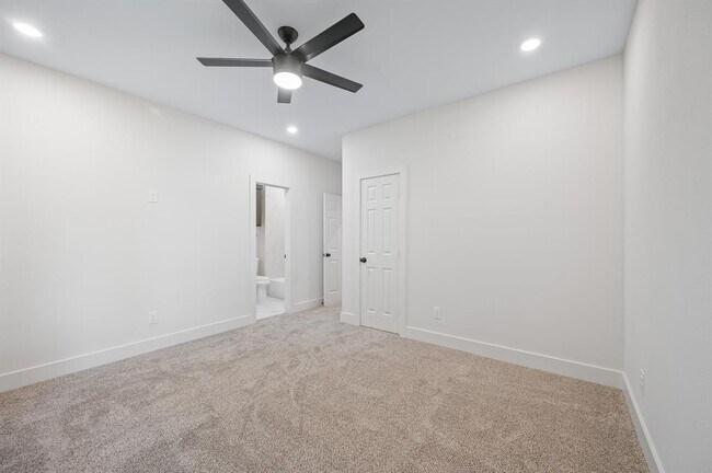 Building Photo - 16346 Summer Dawn Ln
