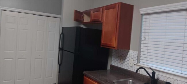 Building Photo - 2324 Coach Way